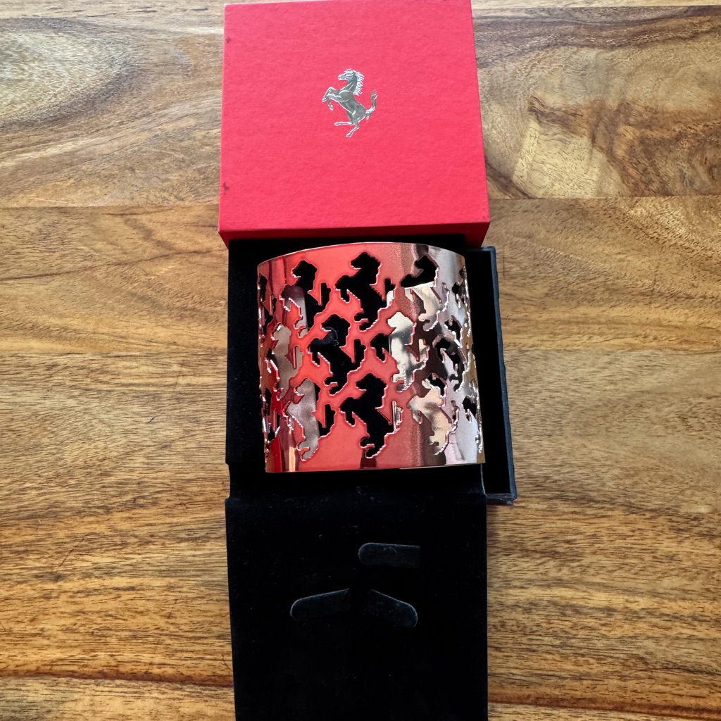 Ferrari Scuderia Ferrari Red And Silver Pixelated Prancing Horse Bracelet Ombr 225$